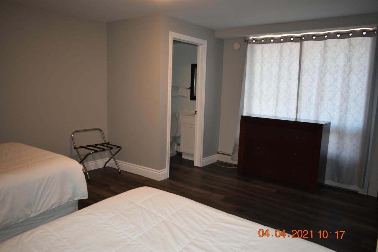 Time Travellers Motel Petawawa Экстерьер фото