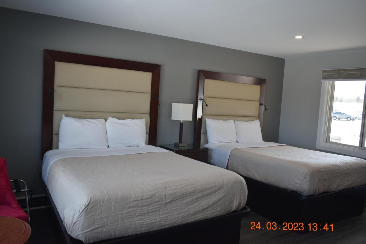 Time Travellers Motel Petawawa Экстерьер фото